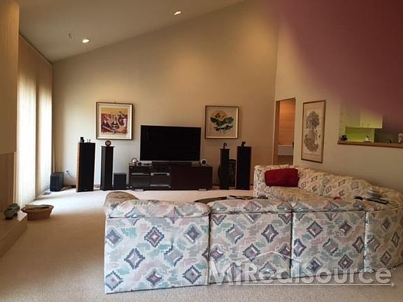 5th image of 4220 Strathdale Ln