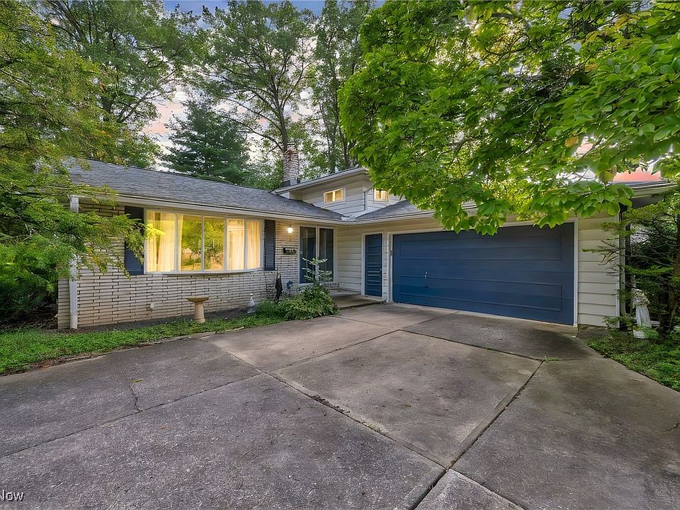 1st image of 26479 Waterbury Cir