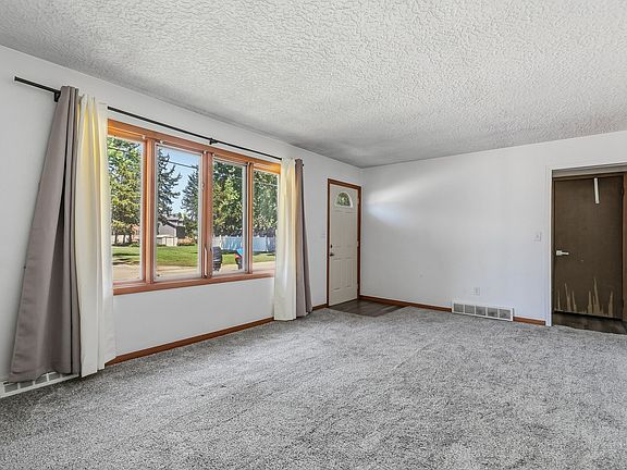 5th image of 226 33rd Ave