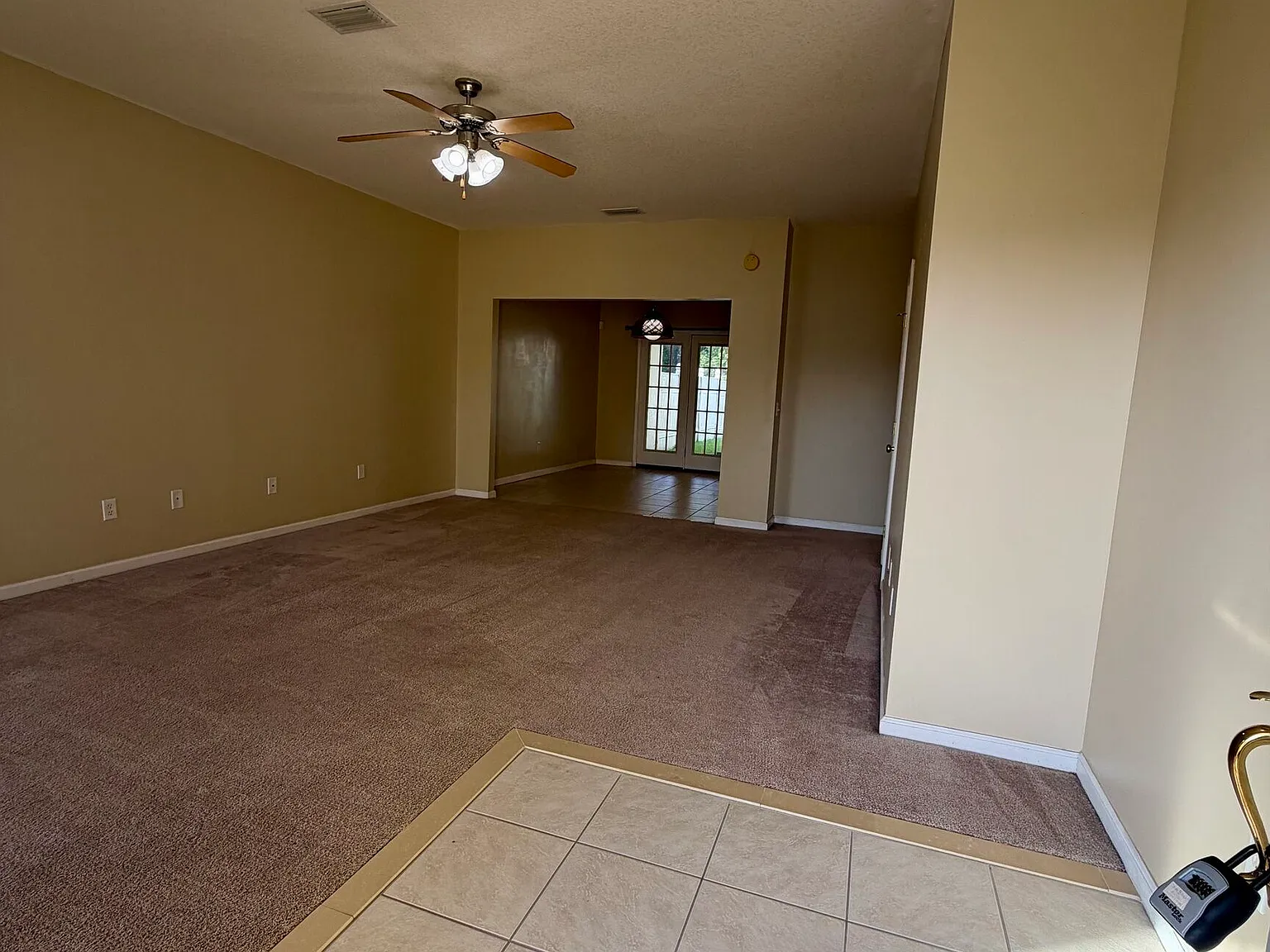 3 bed, 2.0 bath, 1586 sqft, $1,700 — Photo 2