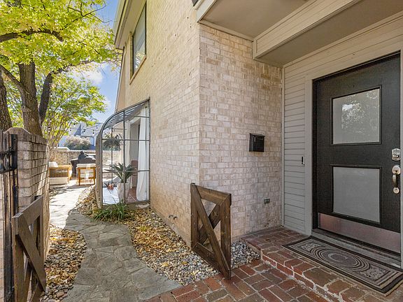 2nd image of 4715 Collinwood Ave Unit 6