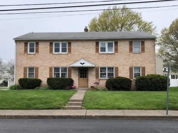 65 W Summit St APT 2, Souderton, PA 18964