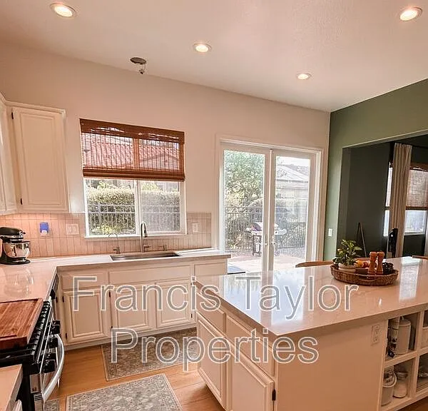 27027 Sunningdale Way — Photo 6