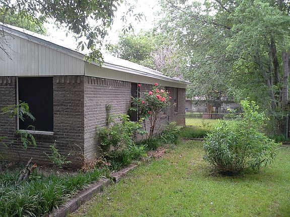 3rd image of 4226 Sherwood Dr
