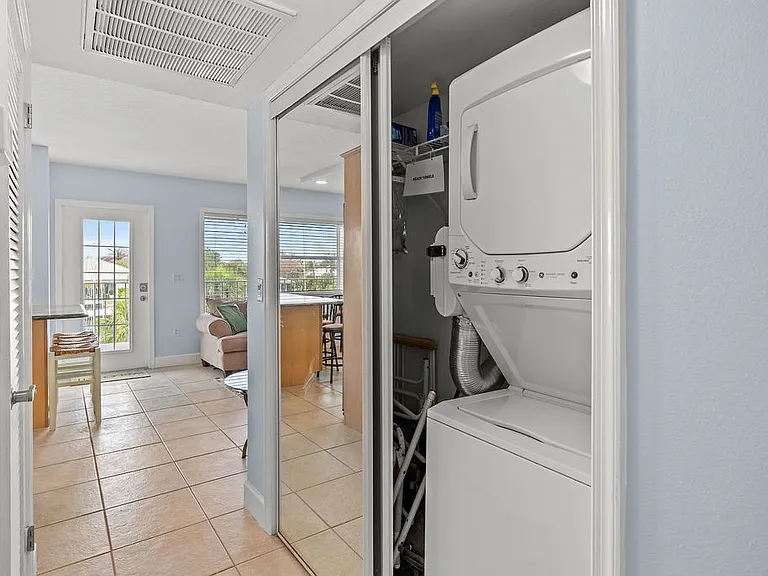 23 Royal Palm Point #B — Photo 24