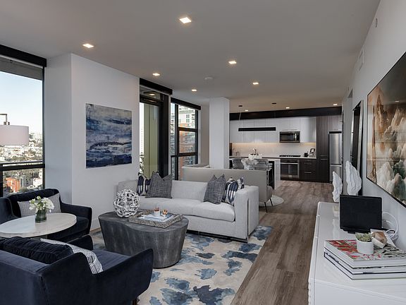 2nd image of 1440 Columbia St #5253165