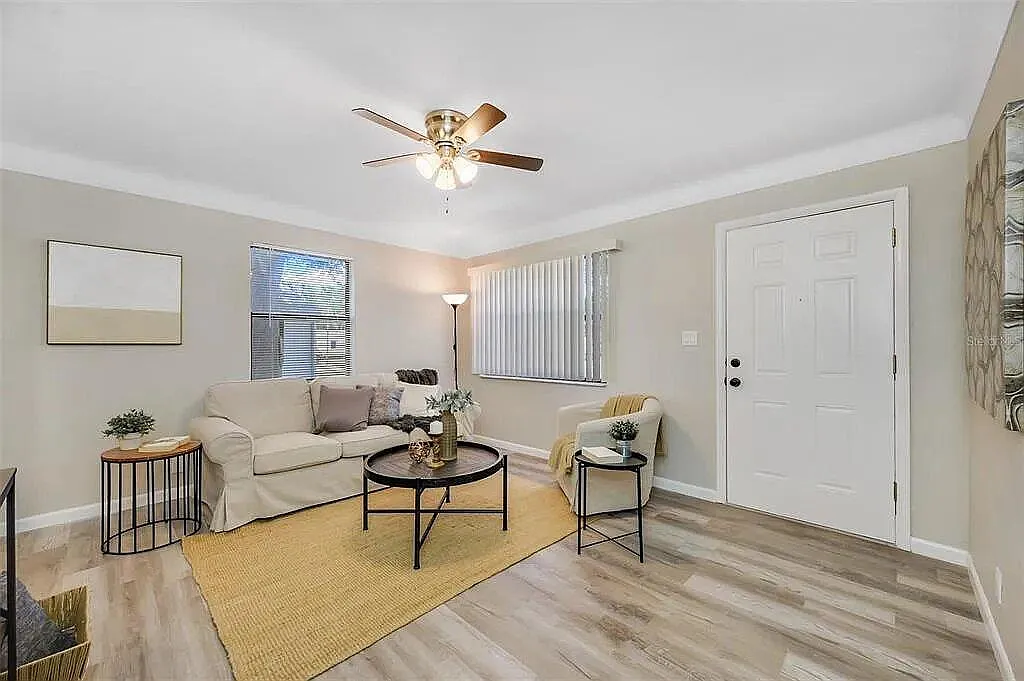 2 bed, 686 sqft, $2,200 — Photo 4