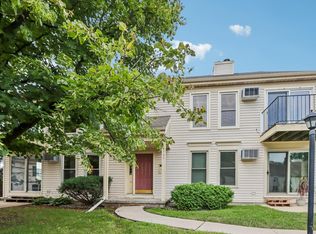 6733 Park Edge Dr APT A, Madison, WI 53719