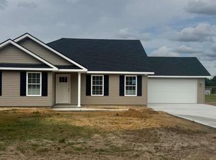 57 Crestview Rd, Claxton, GA 30417