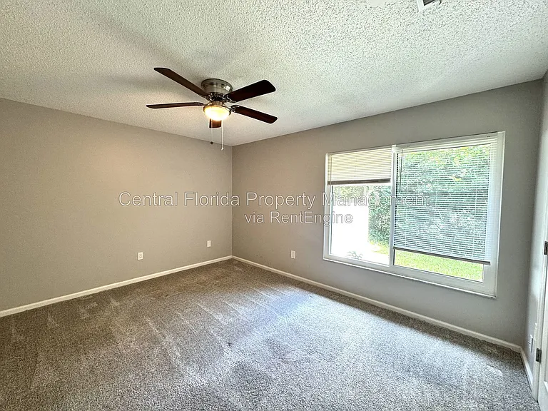 658 Elwood St — Photo 18