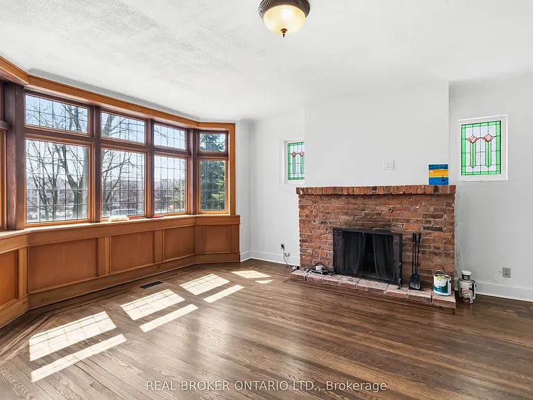 295 Plains Rd W #MAIN LEVEL — Photo 11
