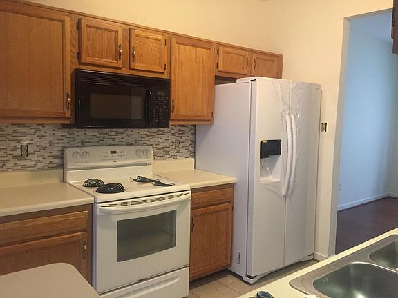4th image of 10104 Robin Lee Ln