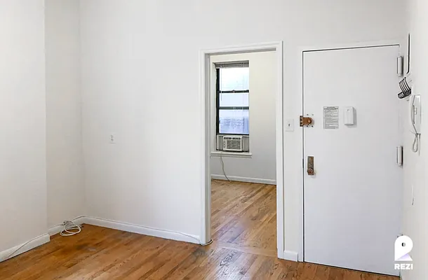 Rented by REZI | media 7