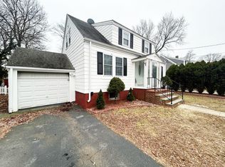 2 Kerna Rd, West Roxbury, MA 02132
