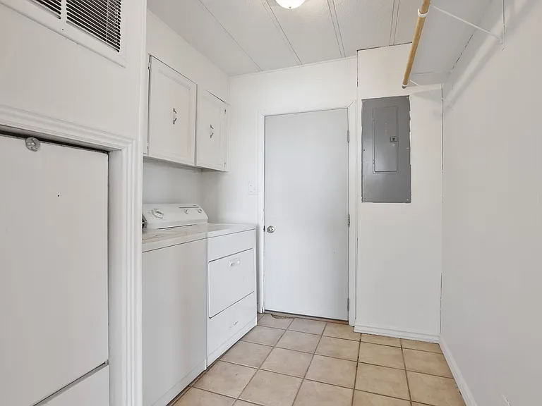 12 N 2162 W — Photo 18