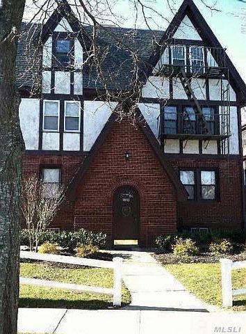 1st image of 50 The Cres APT B6