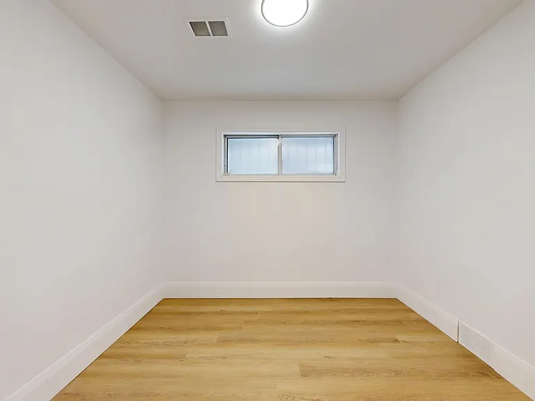 1252 Davenport Rd — Photo 30
