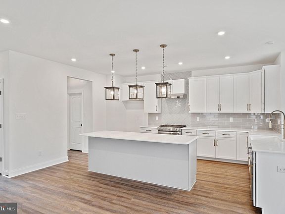 3rd image of 3 Birch Ct
