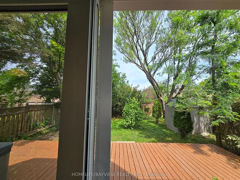 176 Humberland Dr — Photo 27