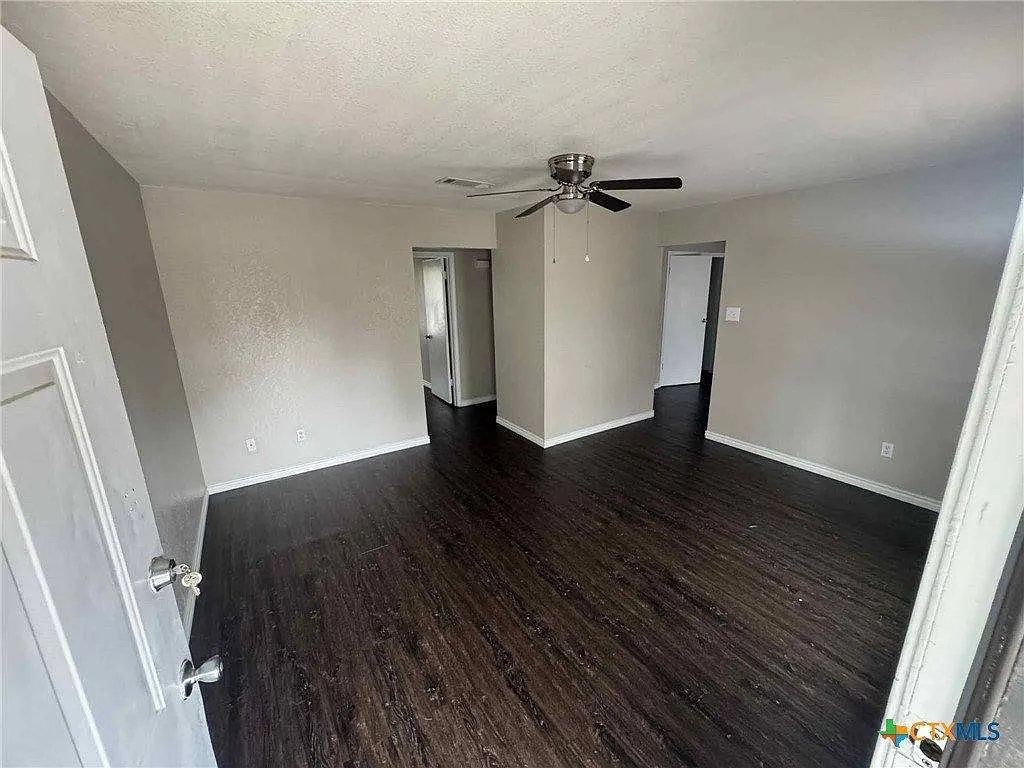205 Erby Ave — Photo 1