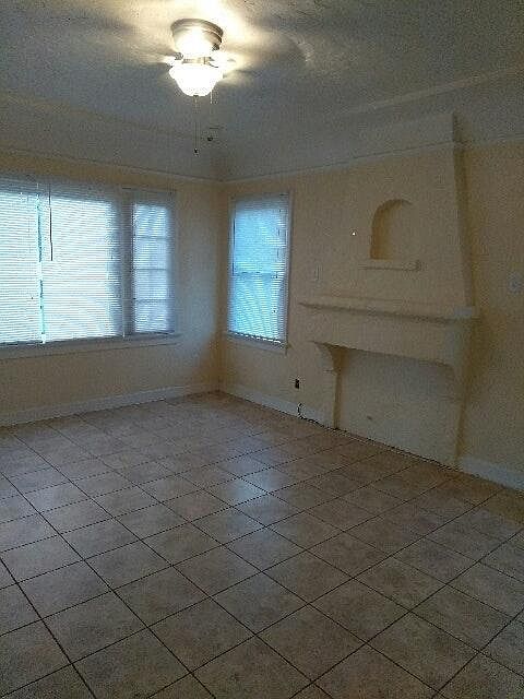 1st image of 442 1/2 Walnut Ave