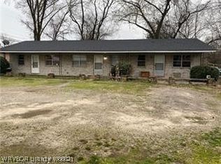 216 W 5th St, Mulberry, AR 72947