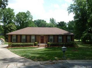 1300 Ardberry Pl, Charlotte, NC 28211