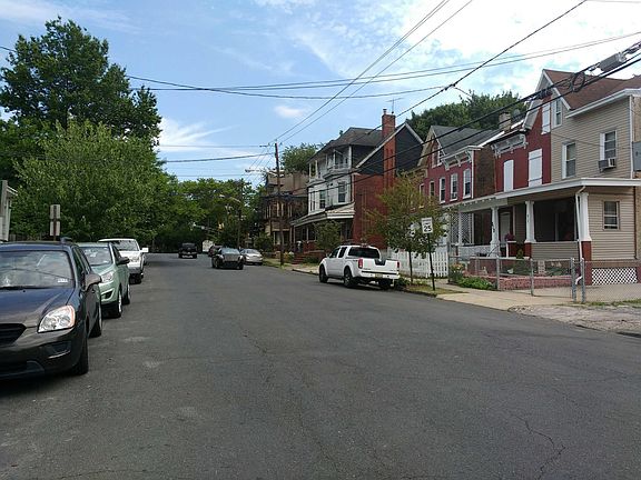 5th image of 504 Monmouth St