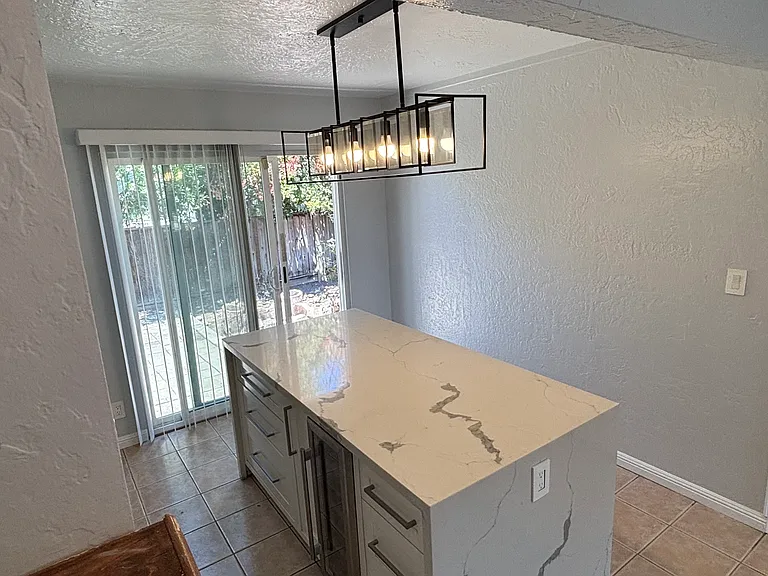 3172 San Clemente Ave — Photo 2
