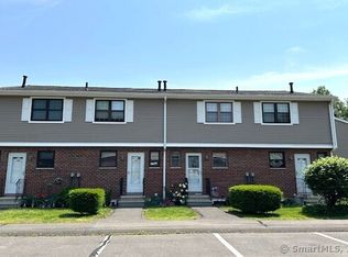 305 Hampton Ct #305, Newington, CT 06111