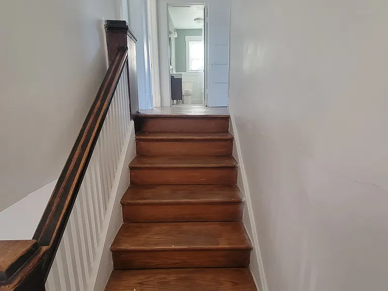 1104 E McCarty St #A — Photo 2