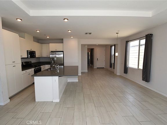 3rd image of 32024 Merano St