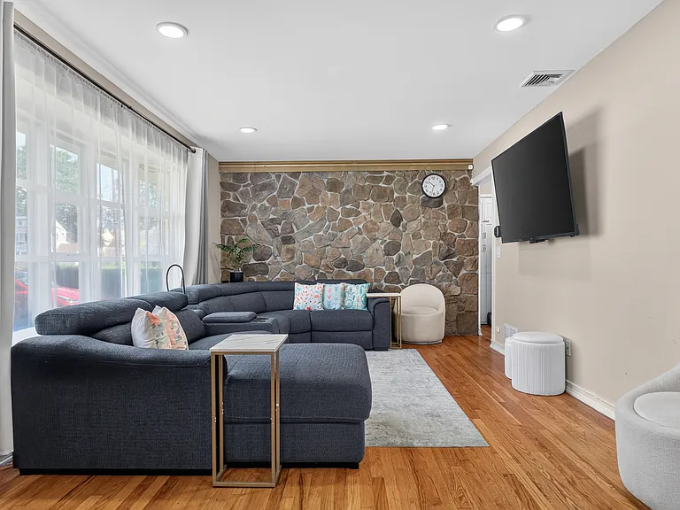 8 Coyles Ct — Photo 9