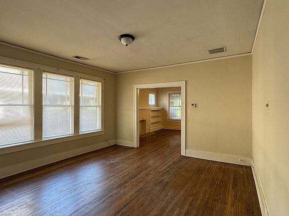 4th image of 1901 Snowden Ave