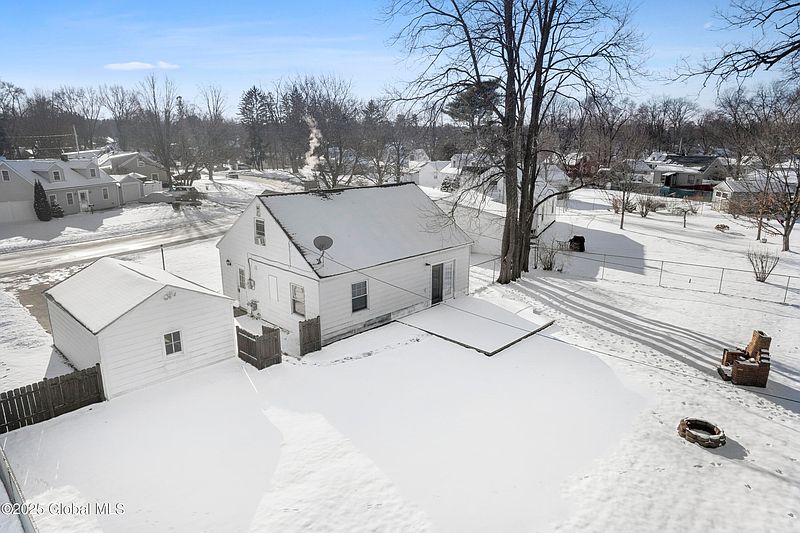 2nd image of 1048 Helen Street