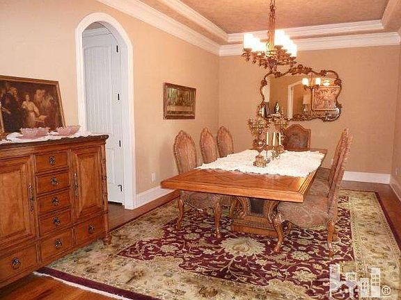 4th image of 1044 Thistle Downs St SE
