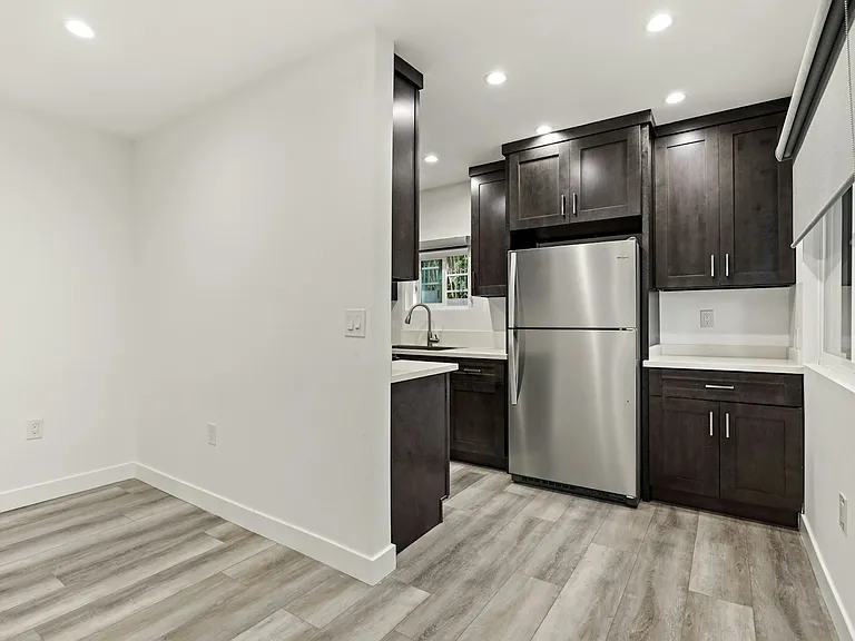 410 Lucas Ave #C — Photo 4