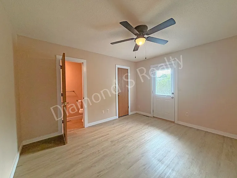 1508 W Rainey Duplex — Photo 14