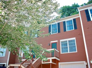 116 Foxbridge Village Rd, Branford, CT 06405