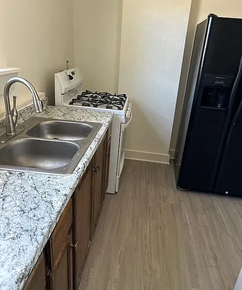 1213 Montrose Ave #1 — Photo 7