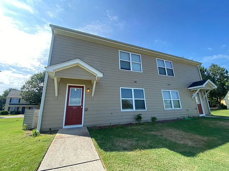 361 Bridgewater Cir — Photo 10