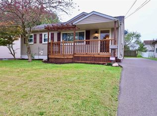 885 Doris Dr, Hubbard, OH