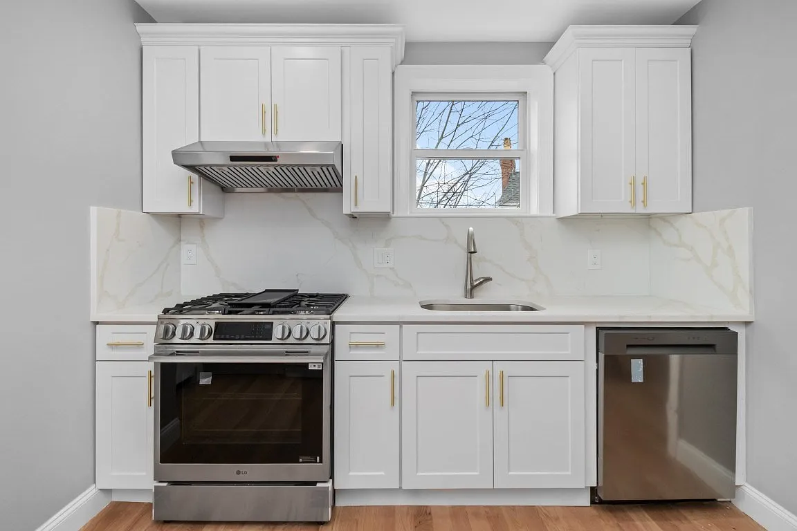 2 bed, 2.0 bath, 1104 sqft, $3,000 — Photo 1