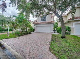 800 Natures Cove Rd, Dania Beach, FL 33004