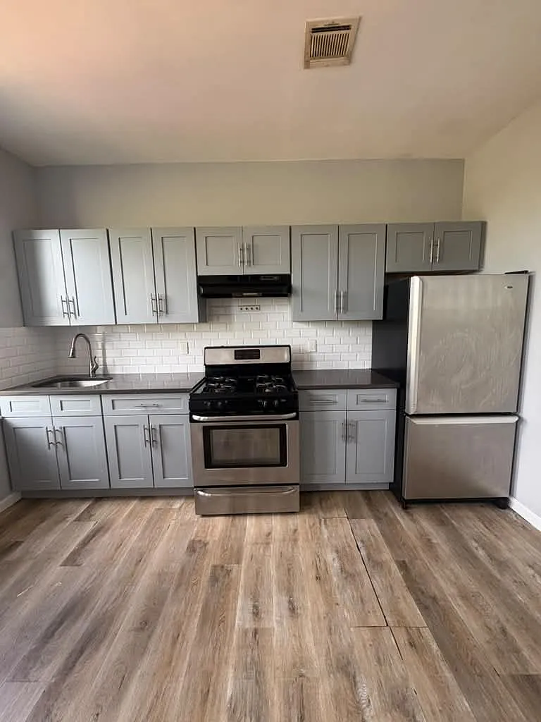 2 bed, $1,895 — Photo 3