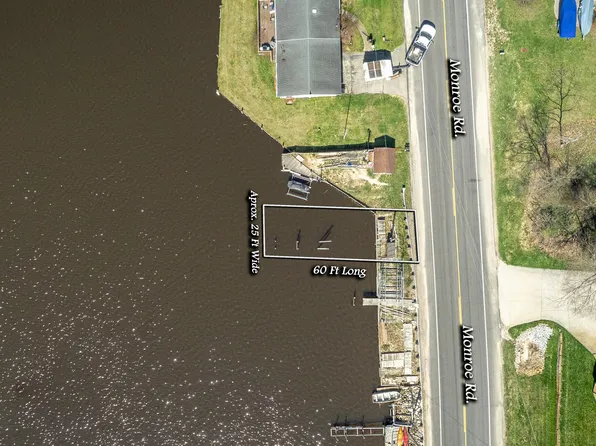 5221 W Monroe Rd, Pentwater, MI 49449