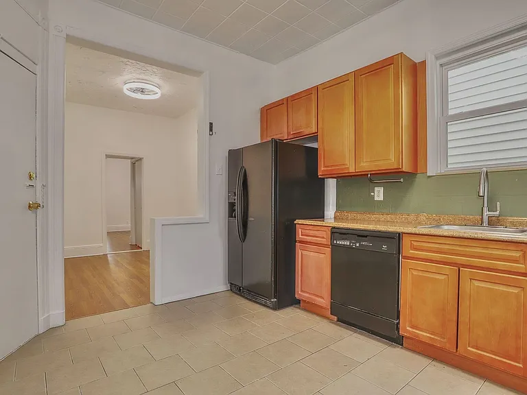 119 Zabriskie St #3 — Photo 13
