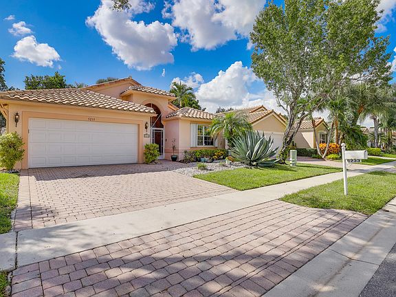 2nd image of 5233 Glenville Drive