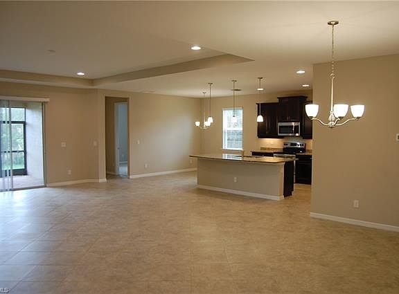4th image of 2542 SW 35th Ln