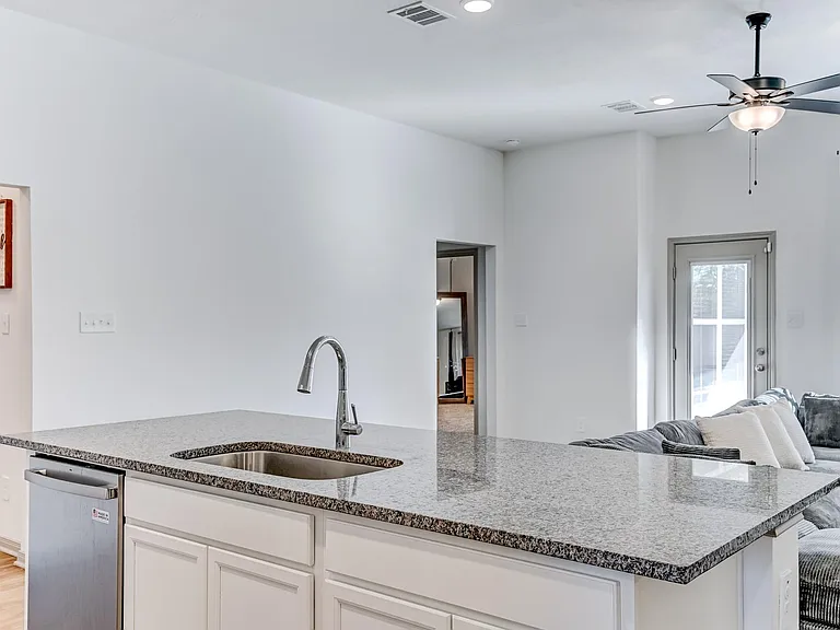 204 Shoreview Dr — Photo 14